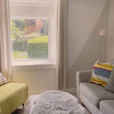 Cosy 2-Bedroom Family Cottage Centrally Located. Leedstown Exterior foto