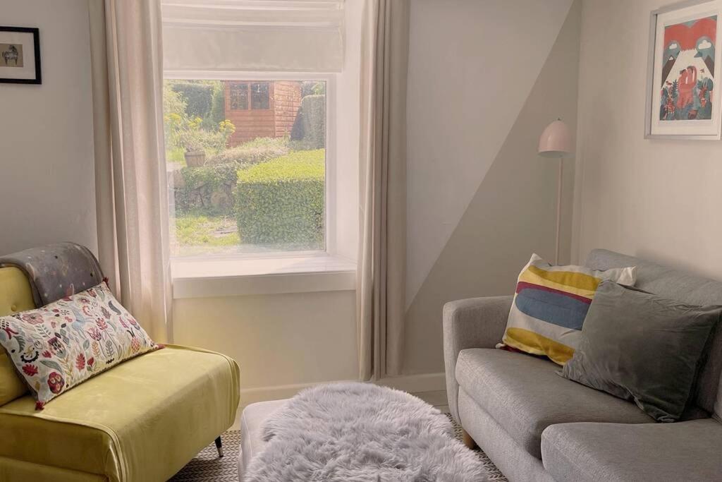 Cosy 2-Bedroom Family Cottage Centrally Located. Leedstown Exterior foto
